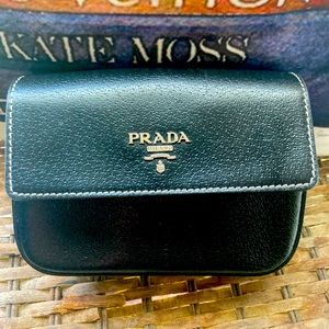 **BIG SALE**Auth PRADA min clutch